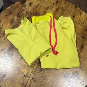 Figs scrub set in lime green